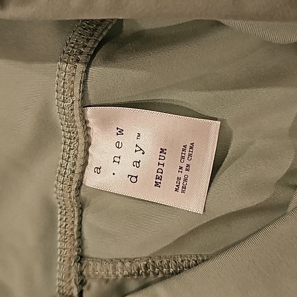 A NEW DAY High-Waisted, Capri Leggings - Picture 3 of 4